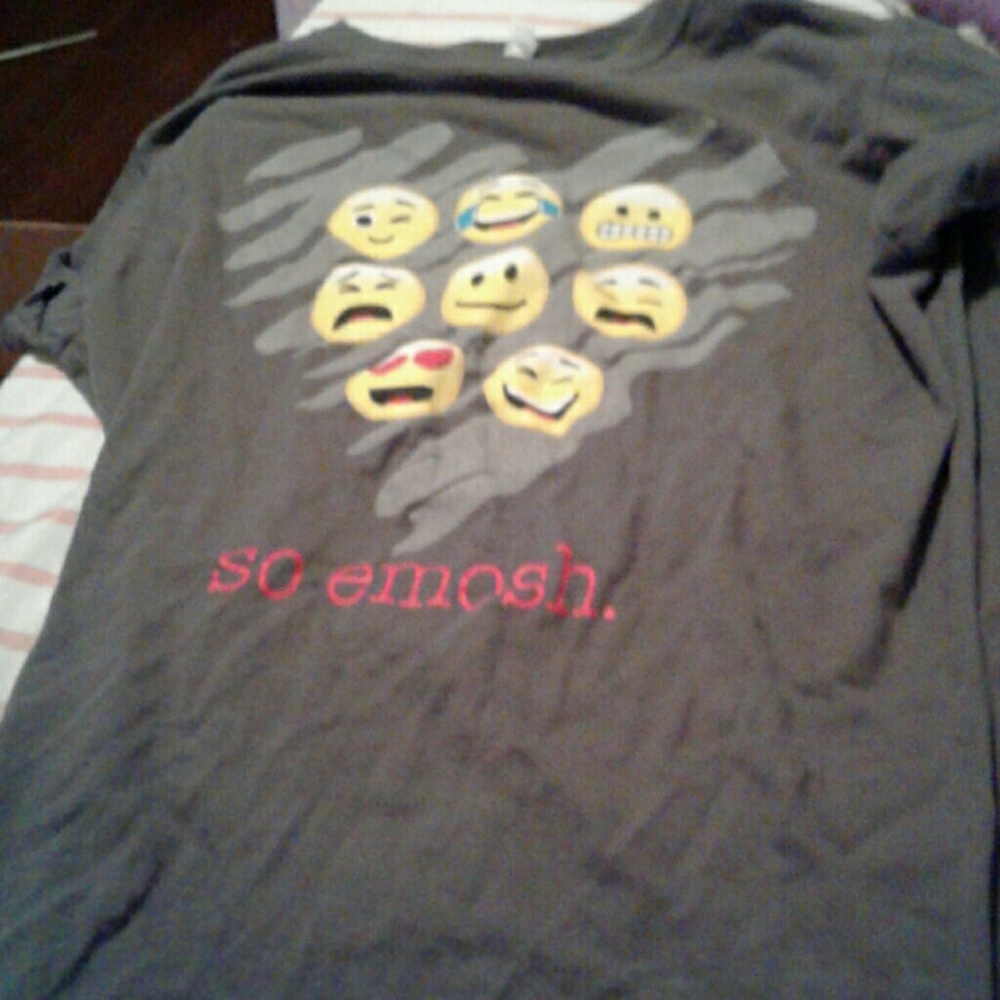 New emoji tee